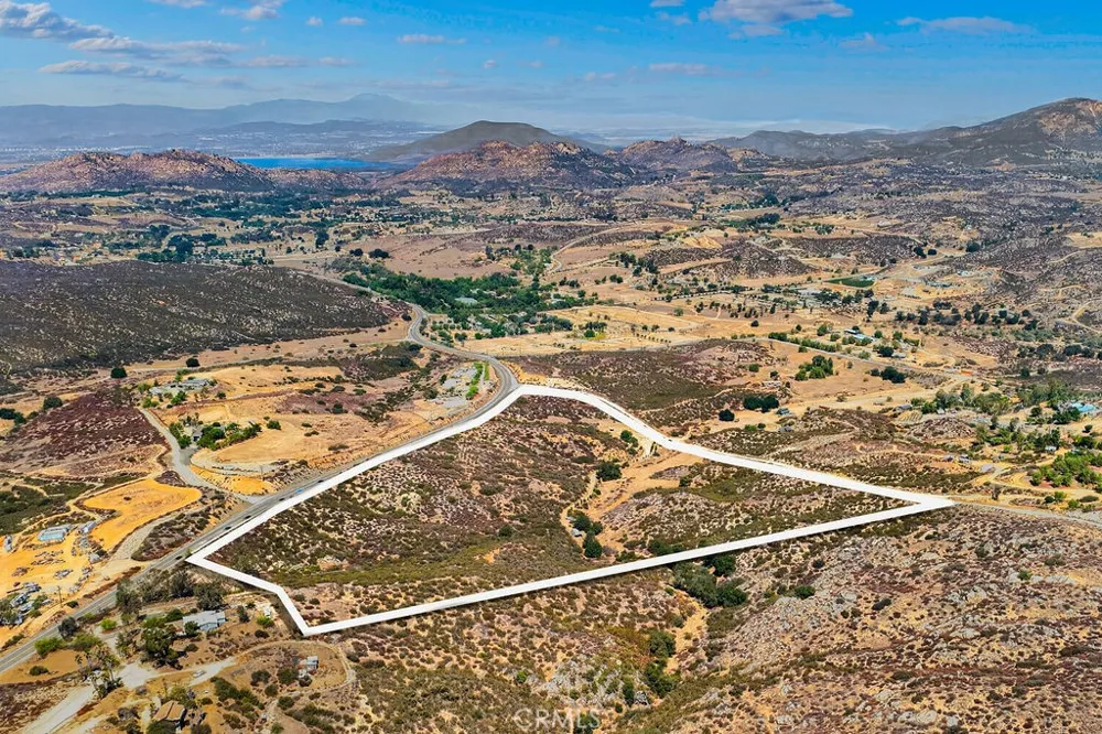 E Benton Rd (Adjacent to 38210 E Benton Rd) Hemet, CA 92544