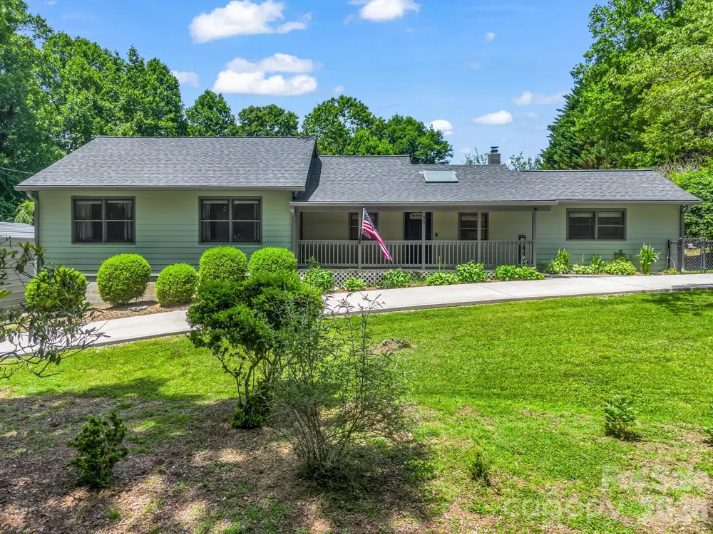 35 Chastain Hill Road Mills River, NC 28759