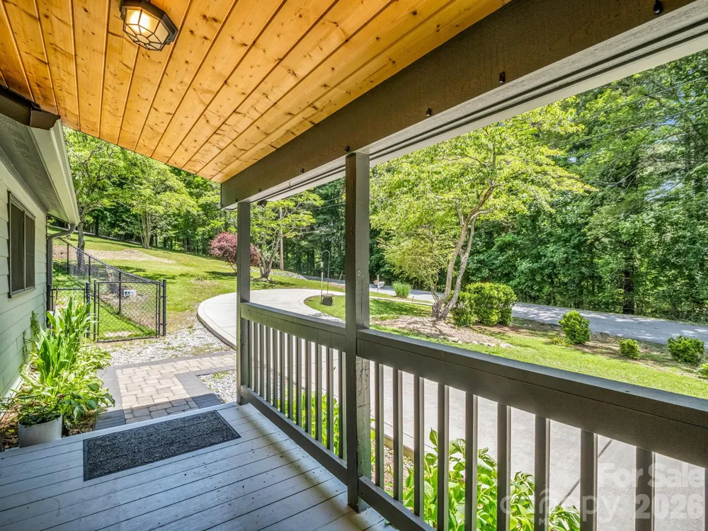 35 Chastain Hill Road Mills River, NC 28759