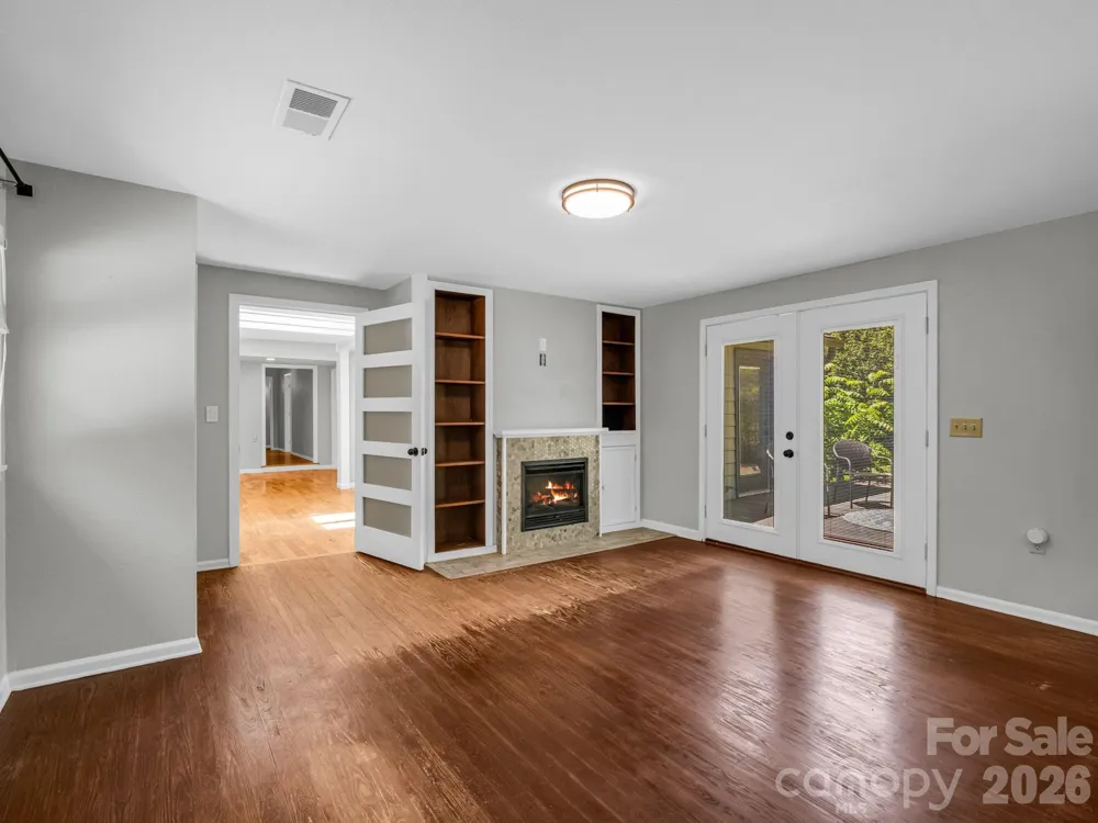 35 Chastain Hill Road Mills River, NC 28759