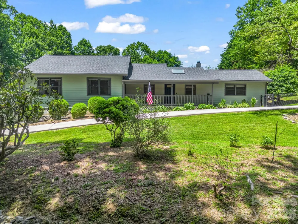 35 Chastain Hill Road Mills River, NC 28759
