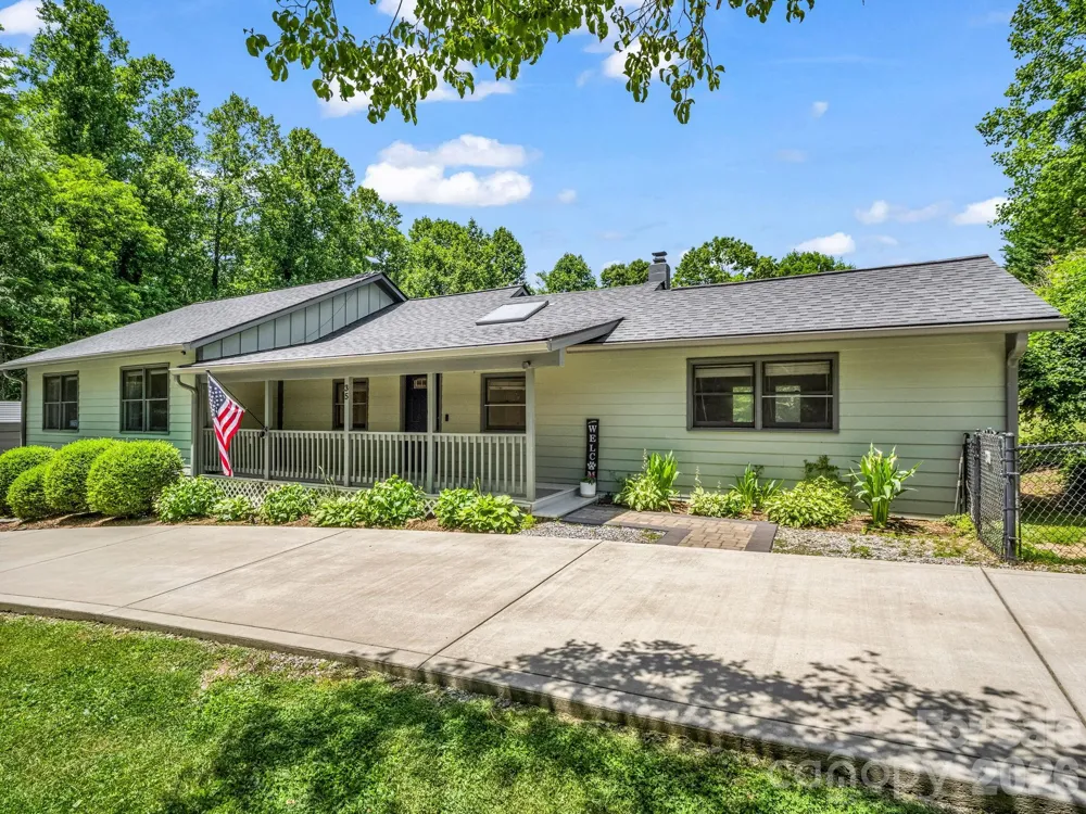 35 Chastain Hill Road Mills River, NC 28759