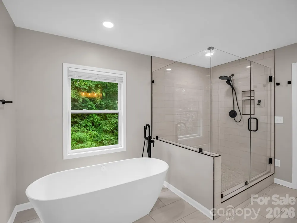 35 Chastain Hill Road Mills River, NC 28759