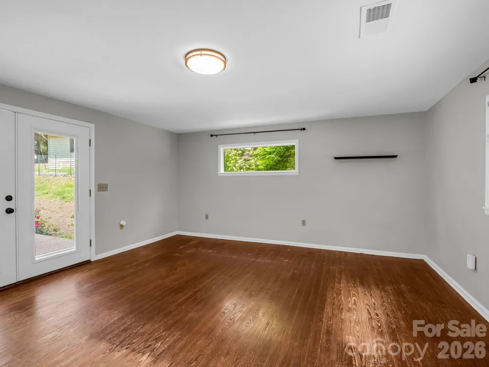 35 Chastain Hill Road Mills River, NC 28759