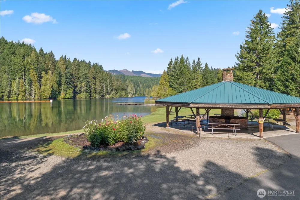 20 Mount Jupiter Court Hoodsport, WA 98548