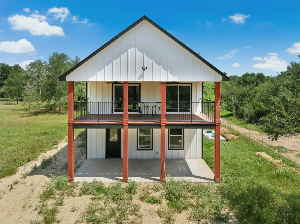 3705 Callihan Road Luling, TX 78648
