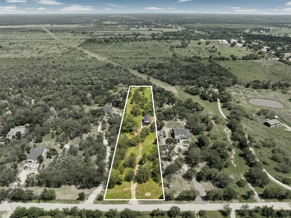 3705 Callihan Road Luling, TX 78648