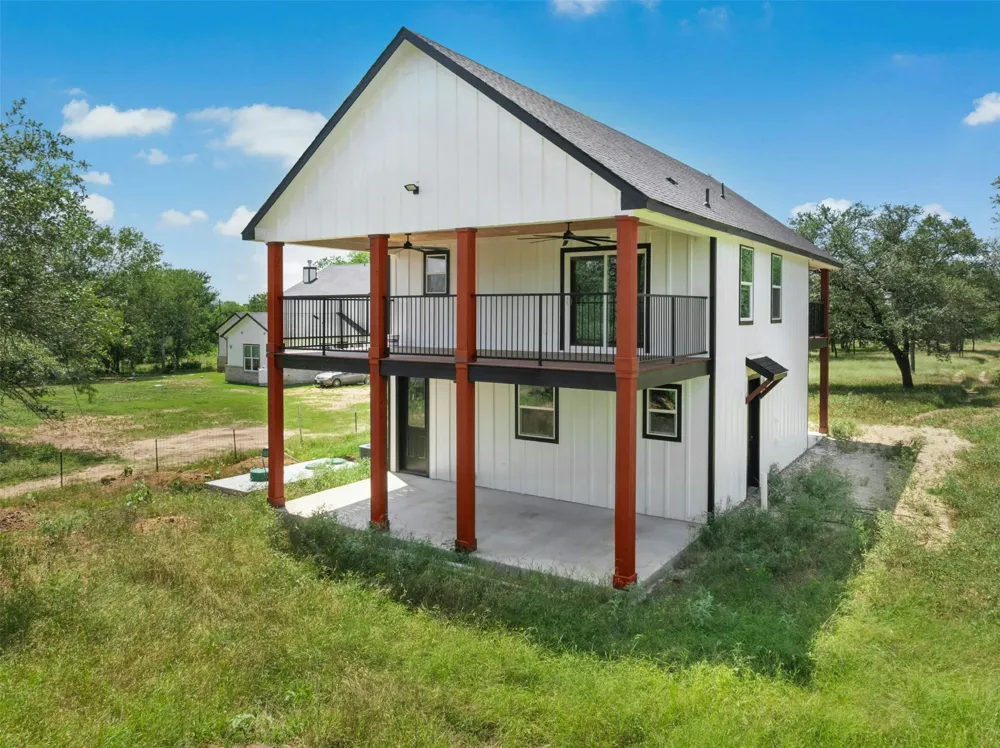 3705 Callihan Road Luling, TX 78648