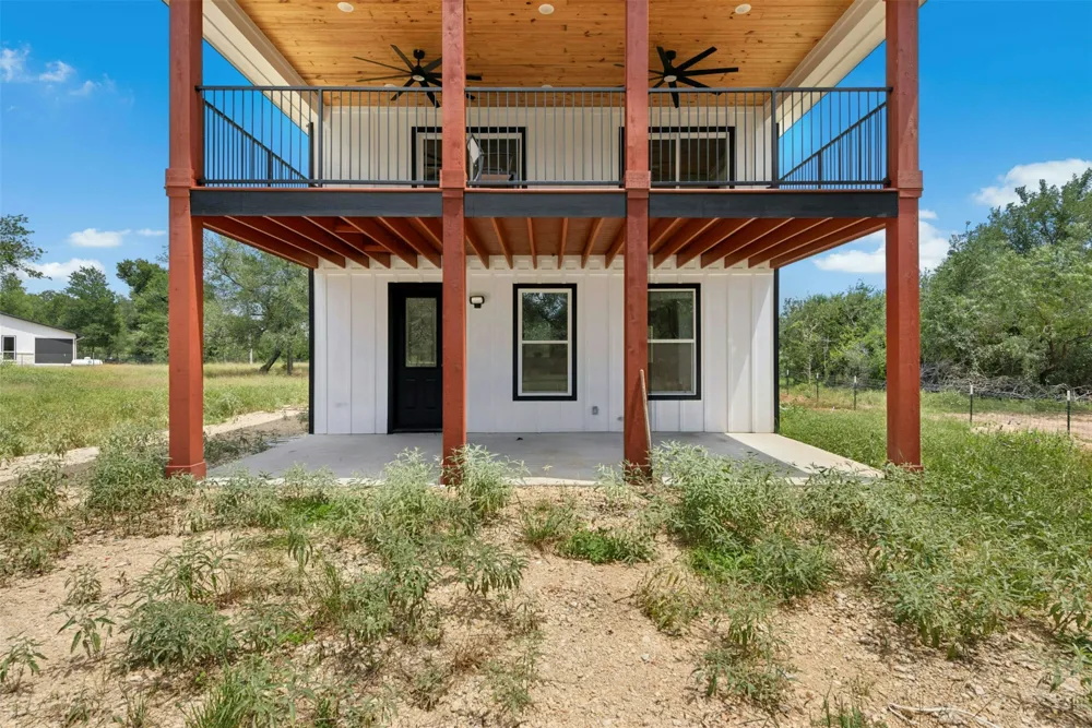 3705 Callihan Road Luling, TX 78648