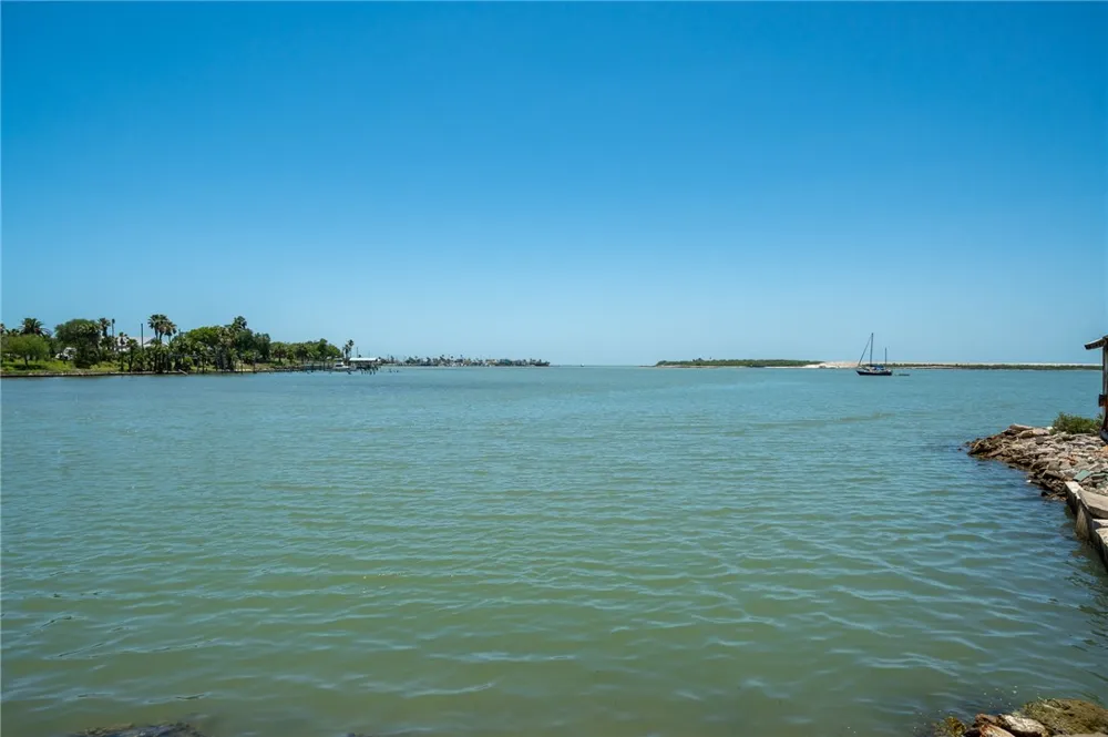 1348 Ocean Ingleside, TX 78362