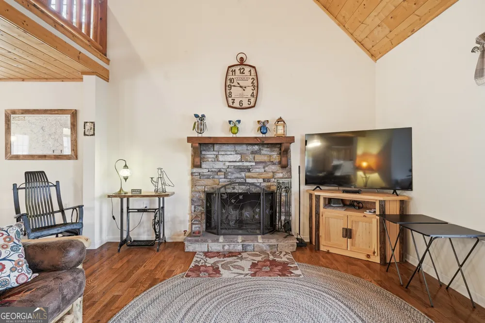 1914 Creekstone LN Young Harris, GA 30582