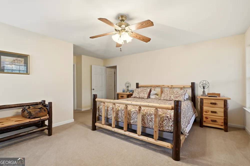 1914 Creekstone LN Young Harris, GA 30582