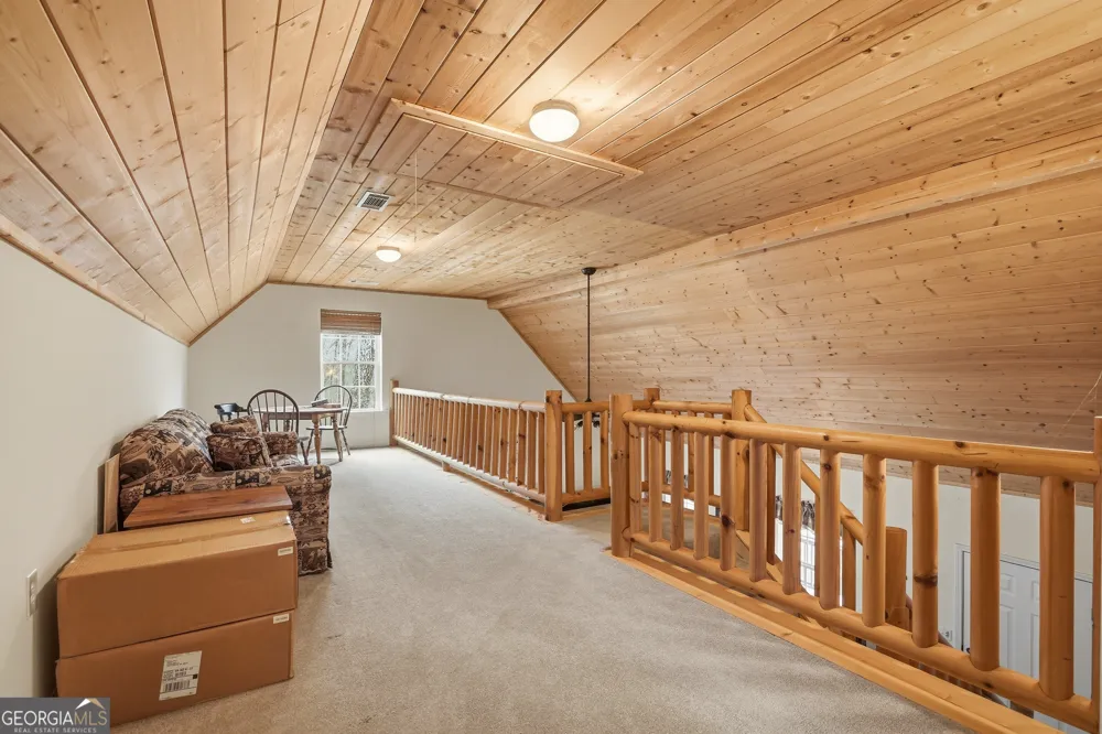 1914 Creekstone LN Young Harris, GA 30582