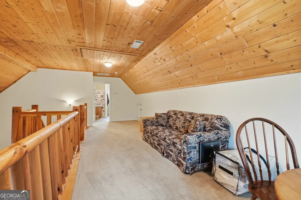 1914 Creekstone LN Young Harris, GA 30582