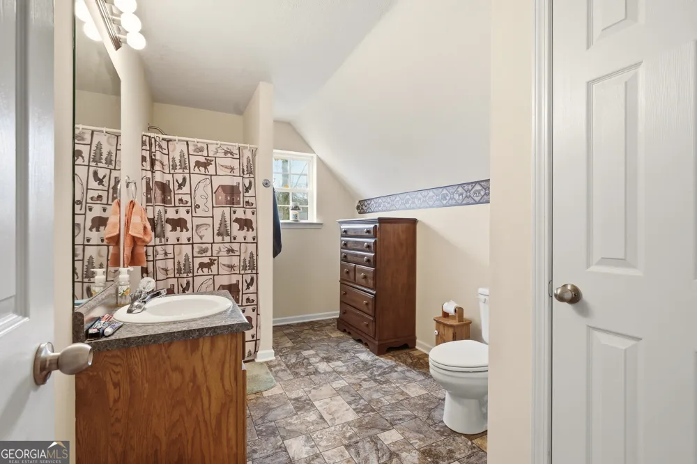 1914 Creekstone LN Young Harris, GA 30582
