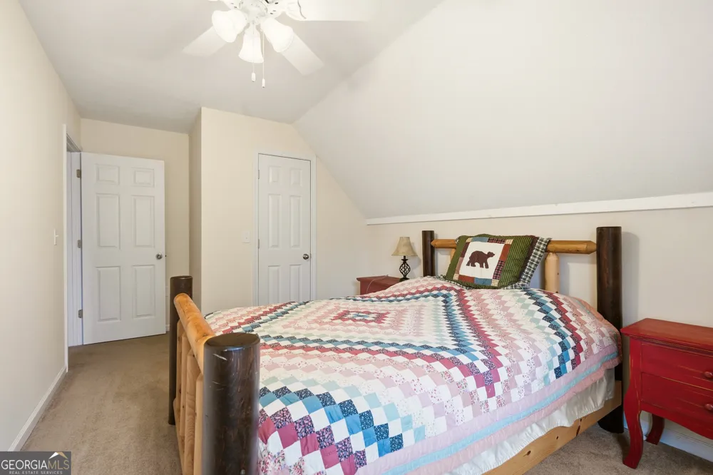 1914 Creekstone LN Young Harris, GA 30582
