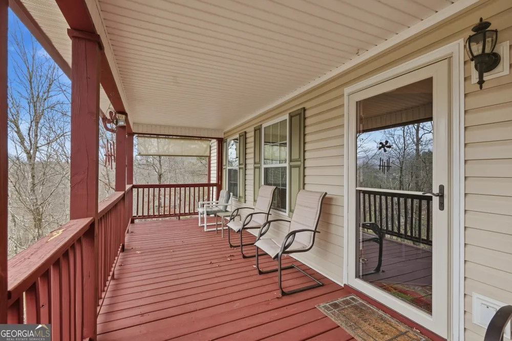 1914 Creekstone LN Young Harris, GA 30582