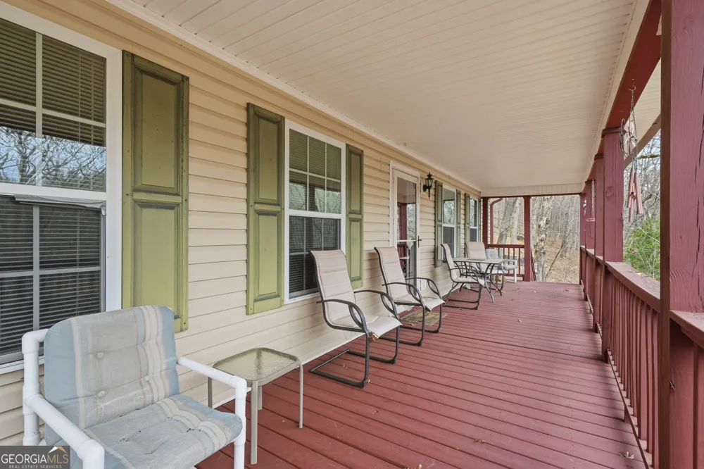 1914 Creekstone LN Young Harris, GA 30582