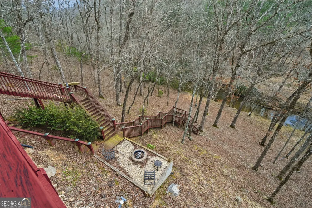 1914 Creekstone LN Young Harris, GA 30582