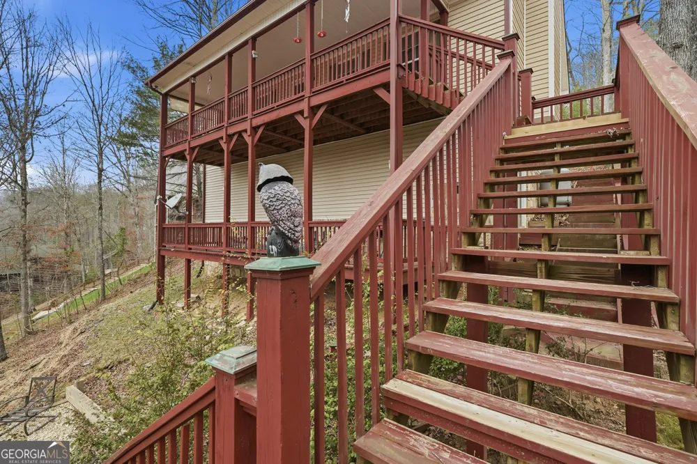 1914 Creekstone LN Young Harris, GA 30582