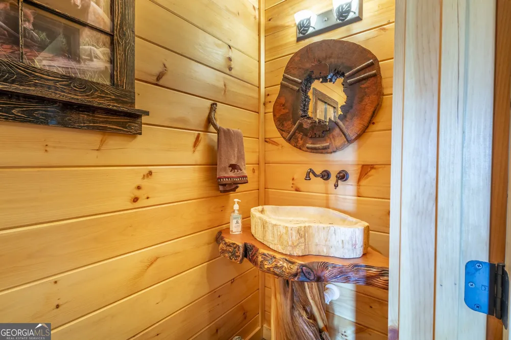 194 Squirrel Chase Morganton, GA 30560
