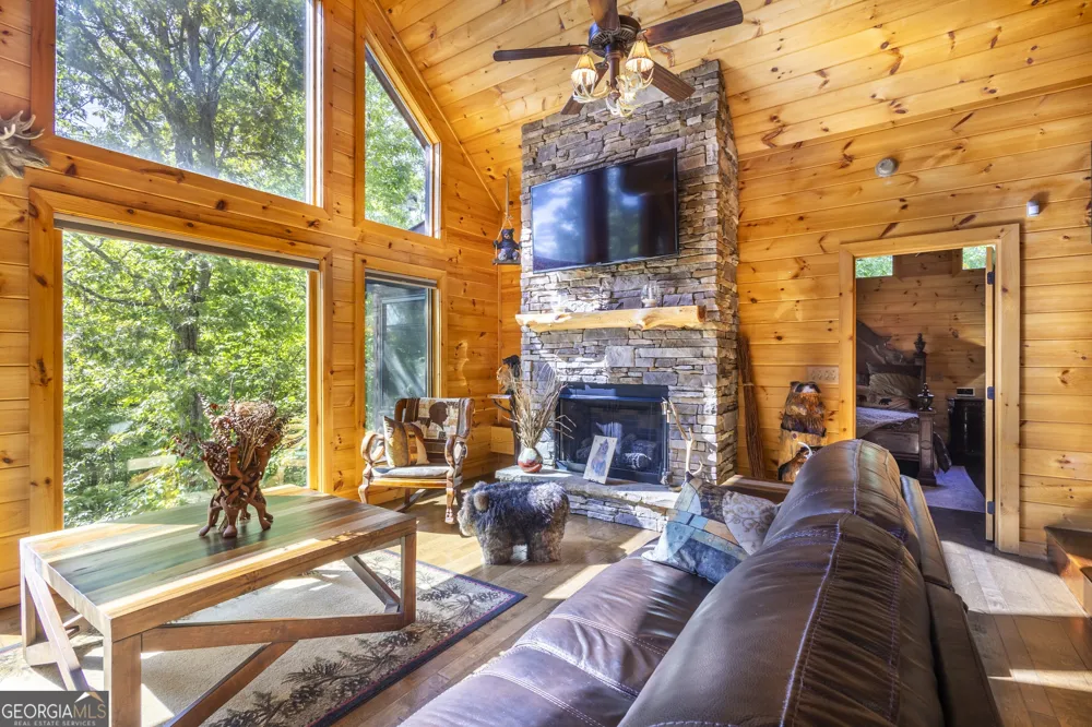 194 Squirrel Chase Morganton, GA 30560