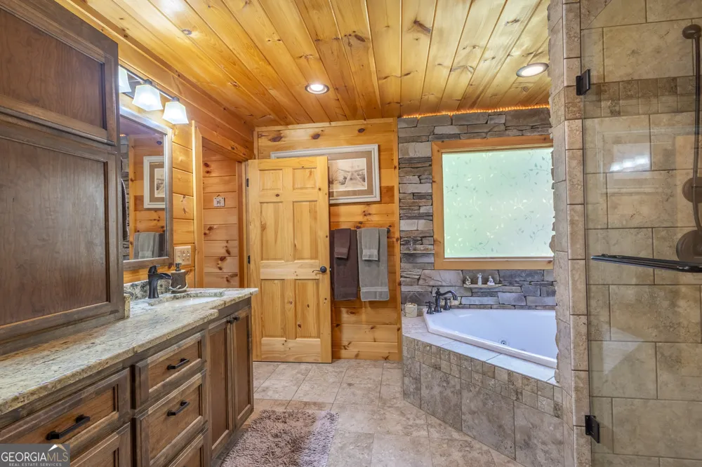 194 Squirrel Chase Morganton, GA 30560