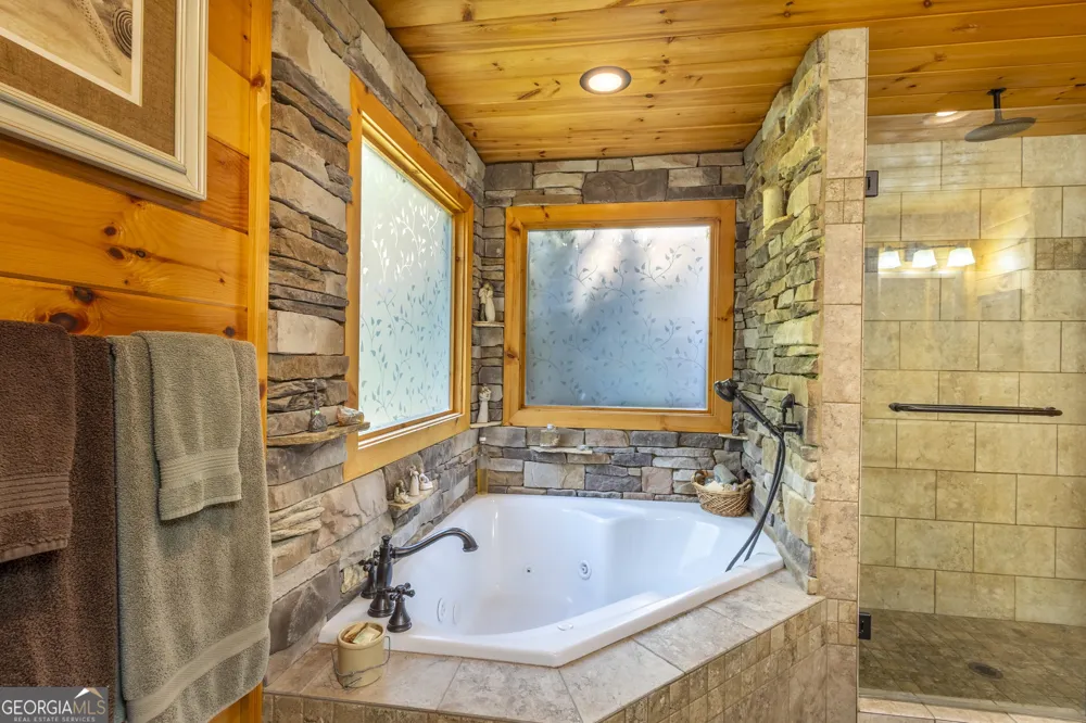 194 Squirrel Chase Morganton, GA 30560
