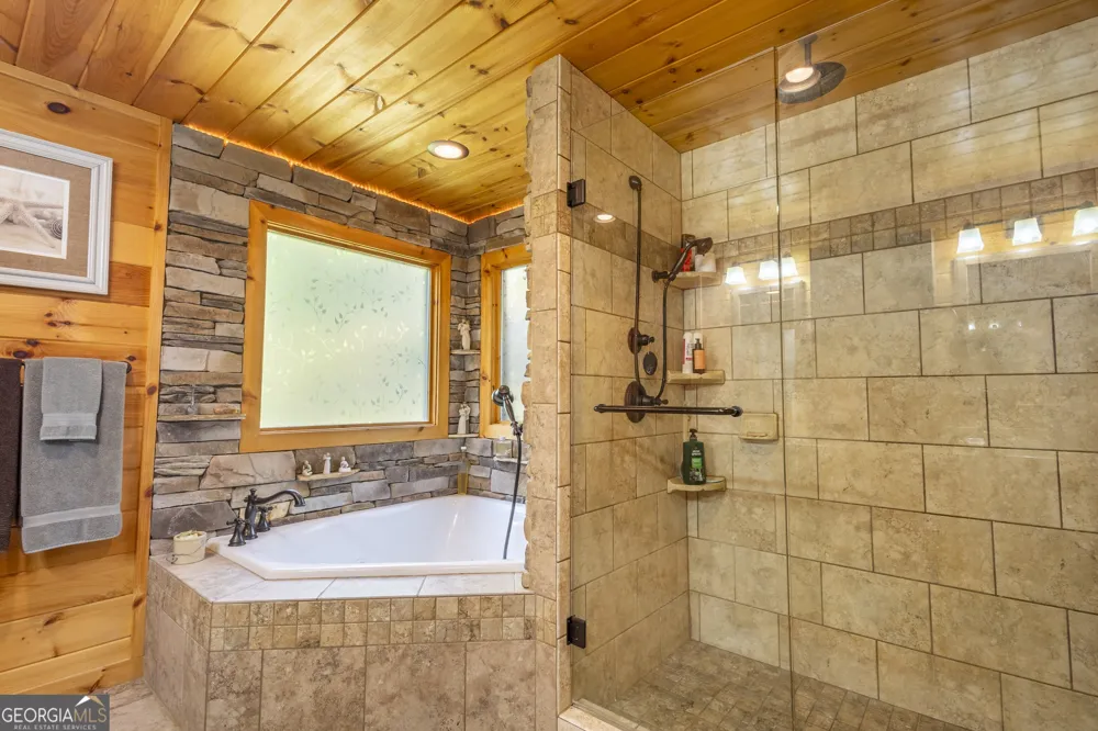 194 Squirrel Chase Morganton, GA 30560