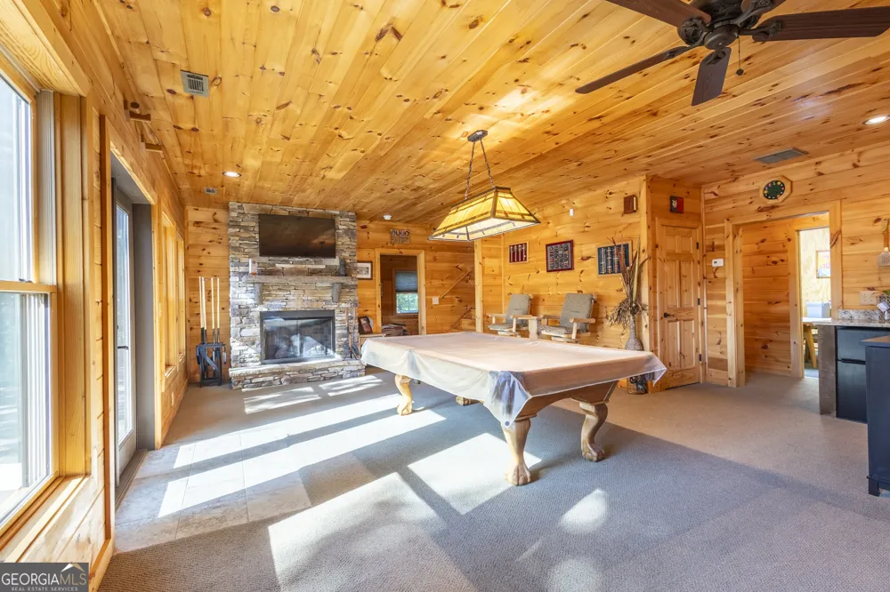 194 Squirrel Chase Morganton, GA 30560