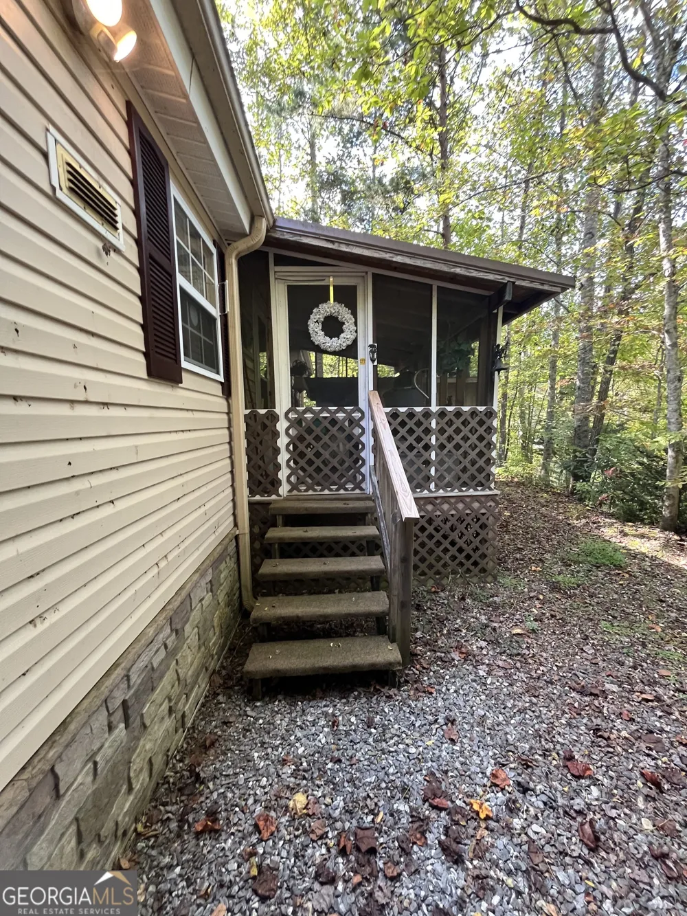 68 Nelson LN Hiawassee, GA 30546