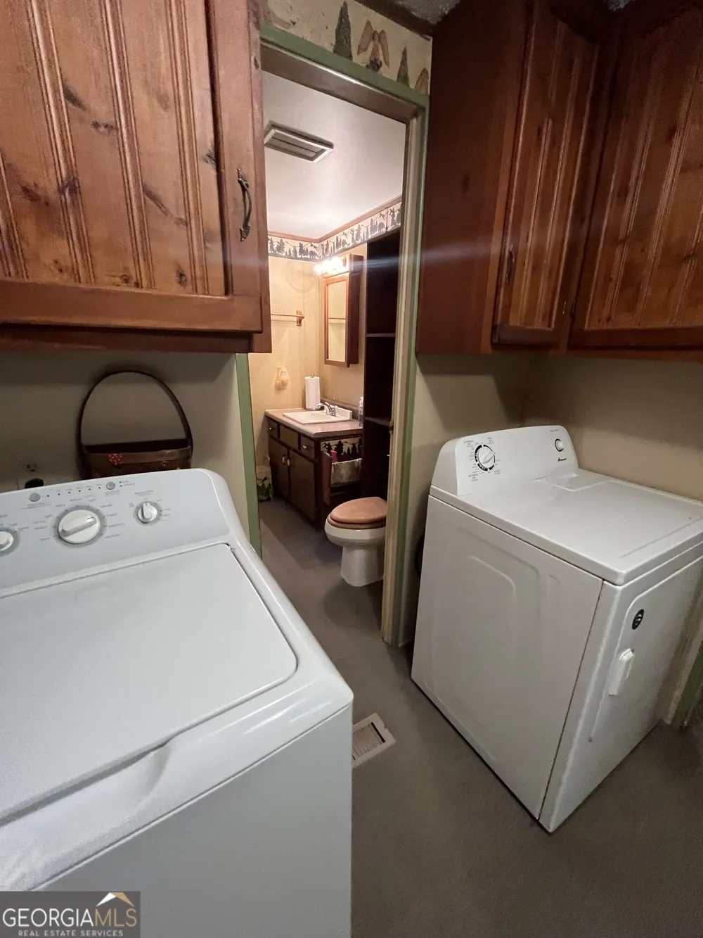 68 Nelson LN Hiawassee, GA 30546