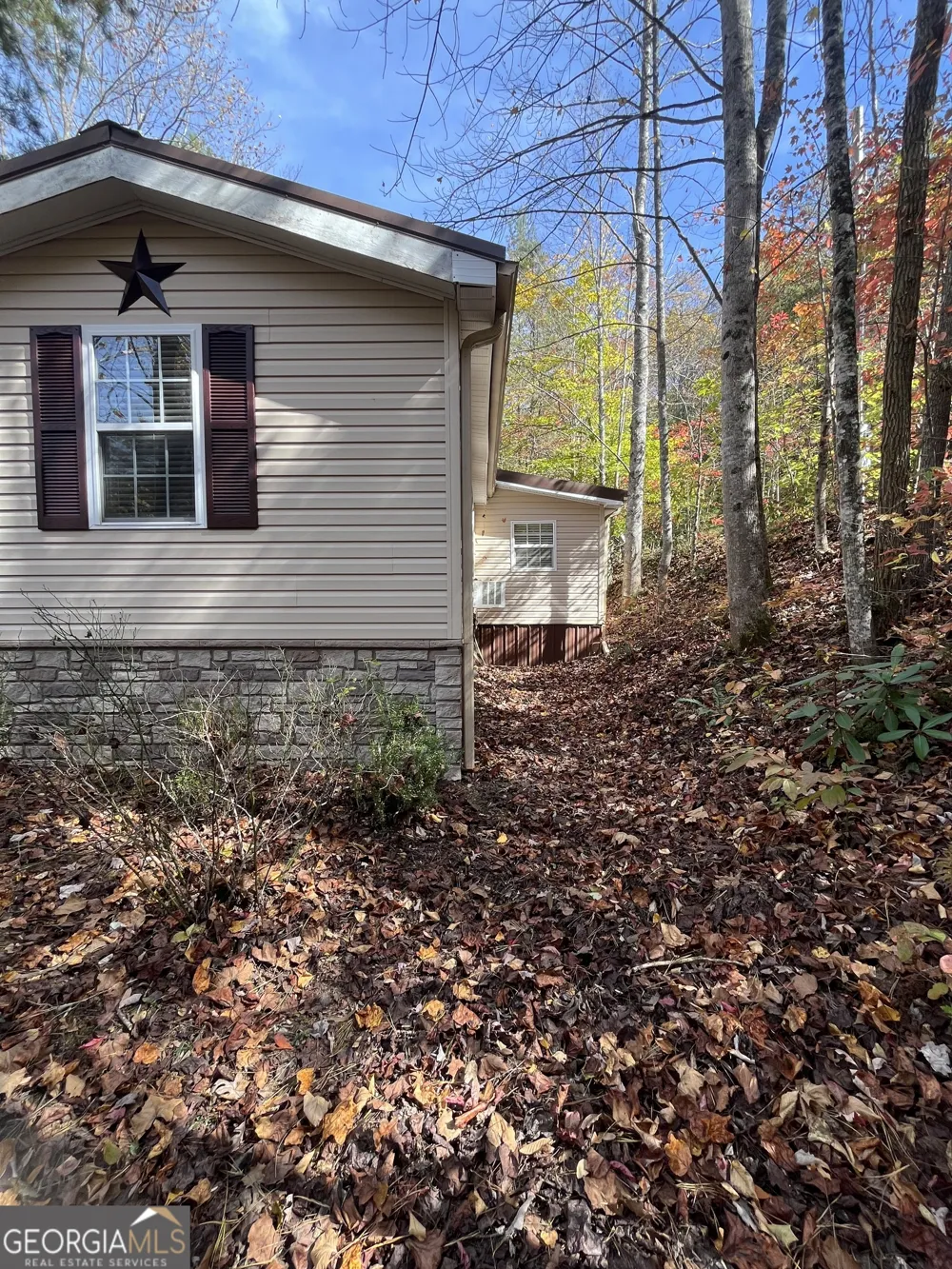 68 Nelson LN Hiawassee, GA 30546