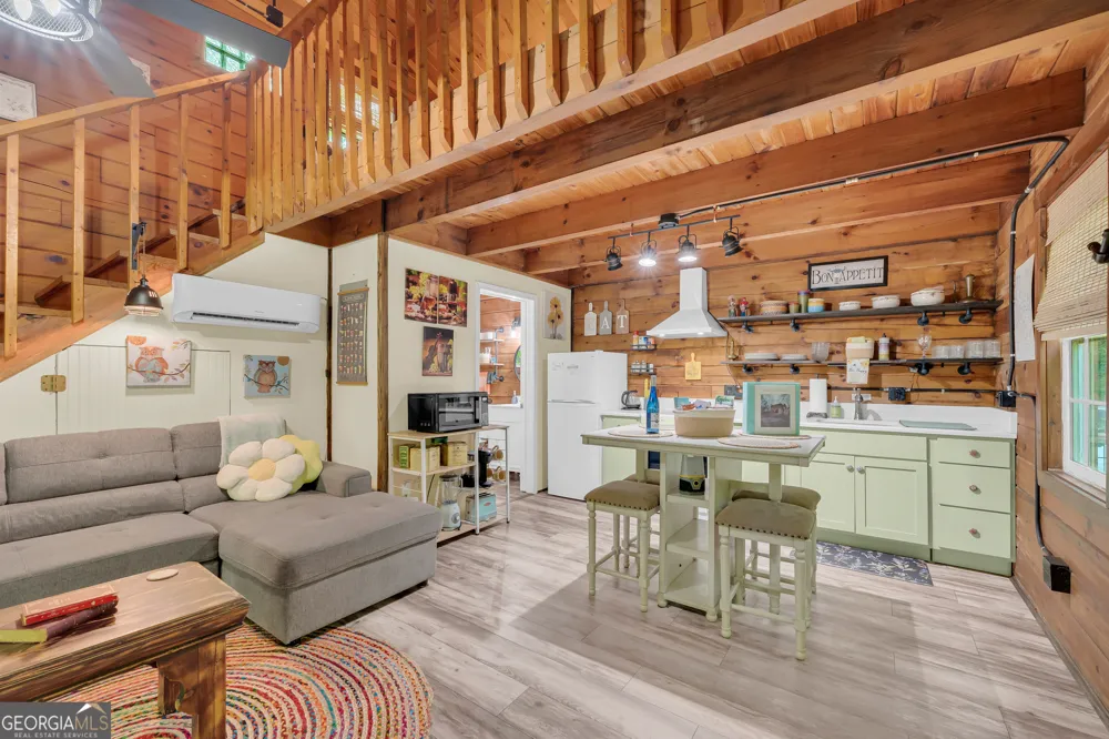 142 Heavenly RDG Sautee Nacoochee, GA 30571