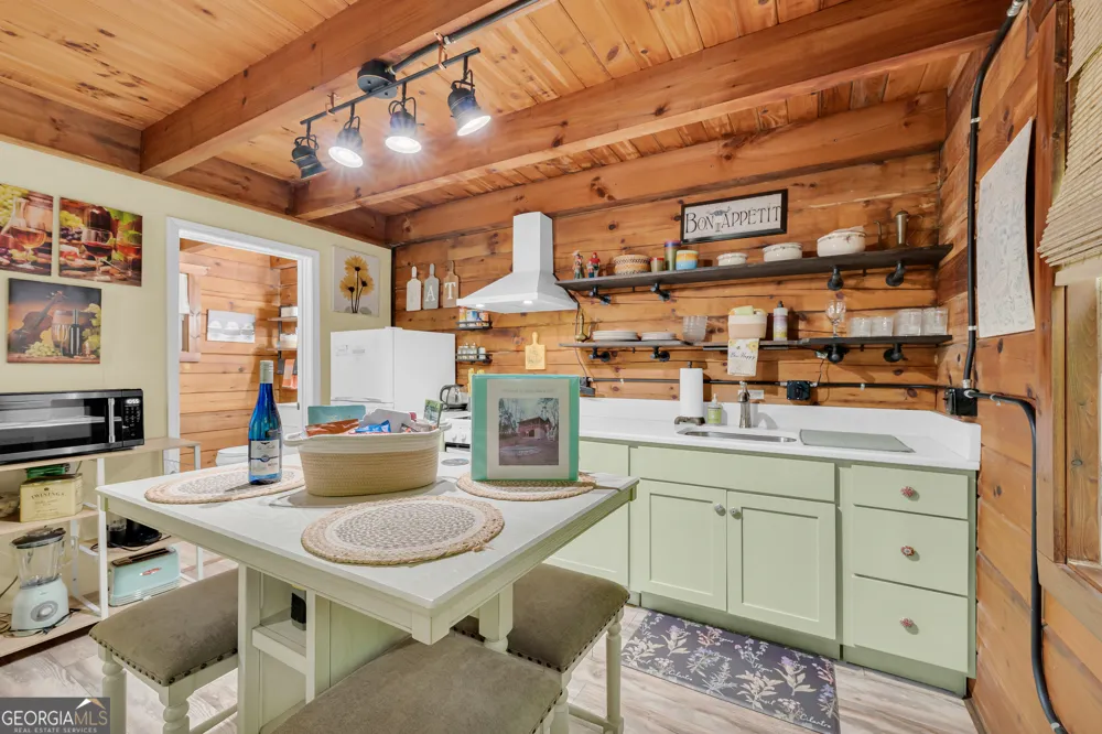 142 Heavenly RDG Sautee Nacoochee, GA 30571