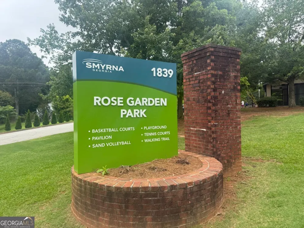 2560 Gordon CIR SE Smyrna, GA 30080