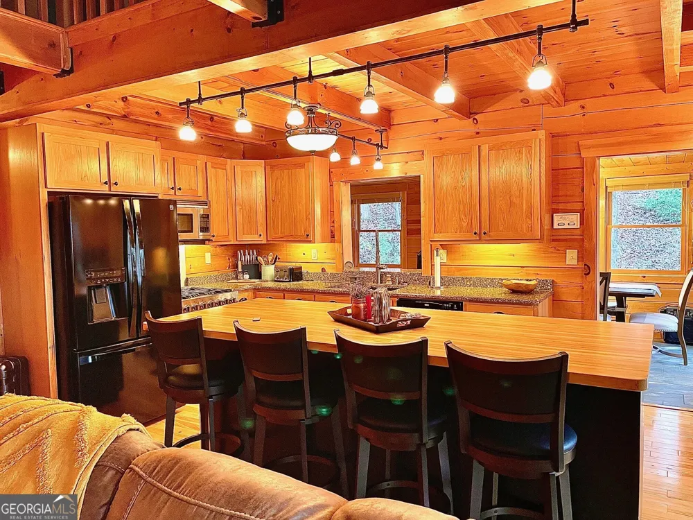 6341 W Laurel LN Young Harris, GA 30582