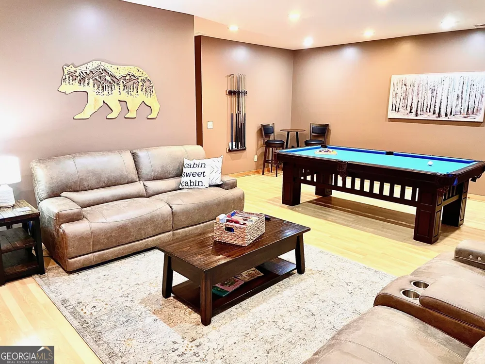6341 W Laurel LN Young Harris, GA 30582