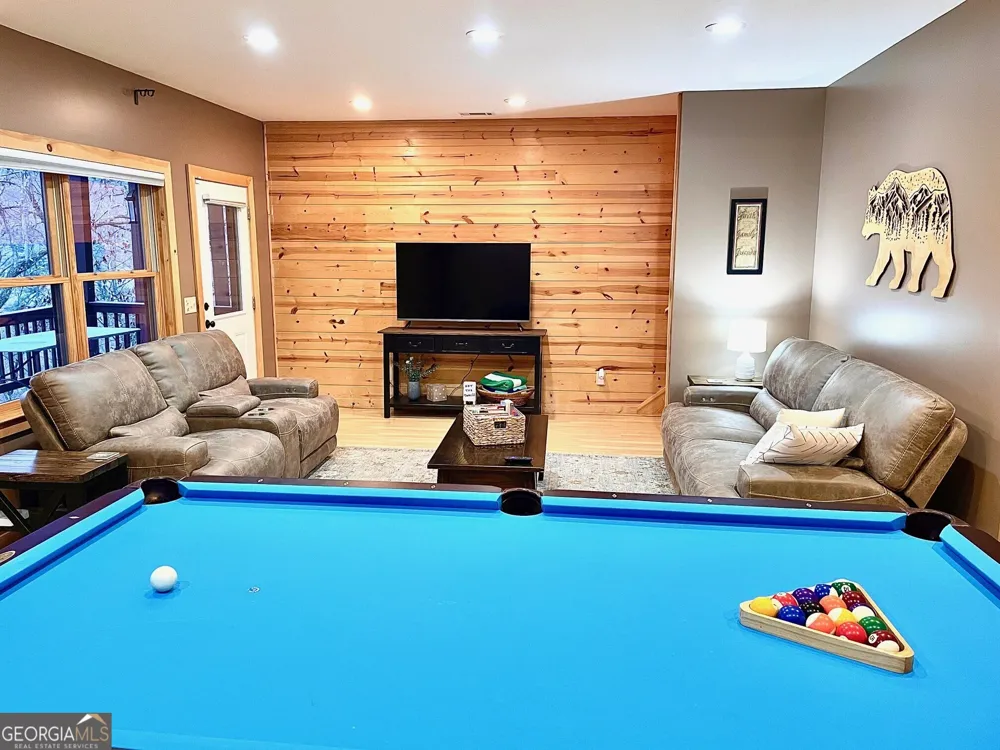 6341 W Laurel LN Young Harris, GA 30582