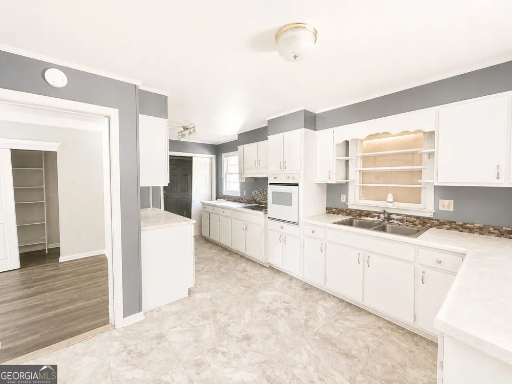1502 Camellia DR Dublin, GA 31021