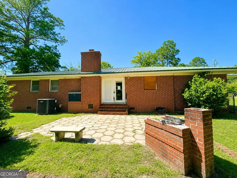 1502 Camellia DR Dublin, GA 31021