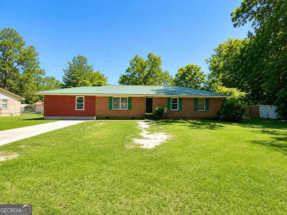 1502 Camellia DR Dublin, GA 31021
