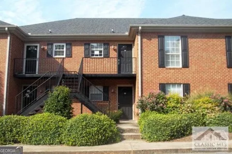 1055 Baxter ST