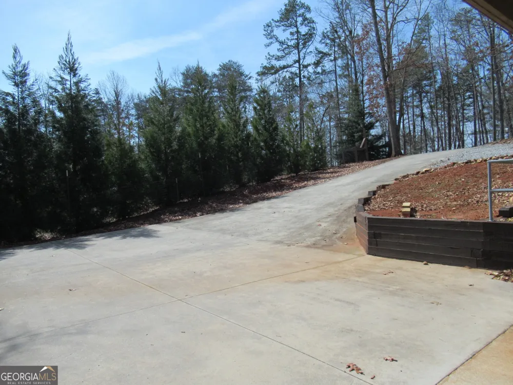 378 Laurel CIR Dahlonega, GA 30533
