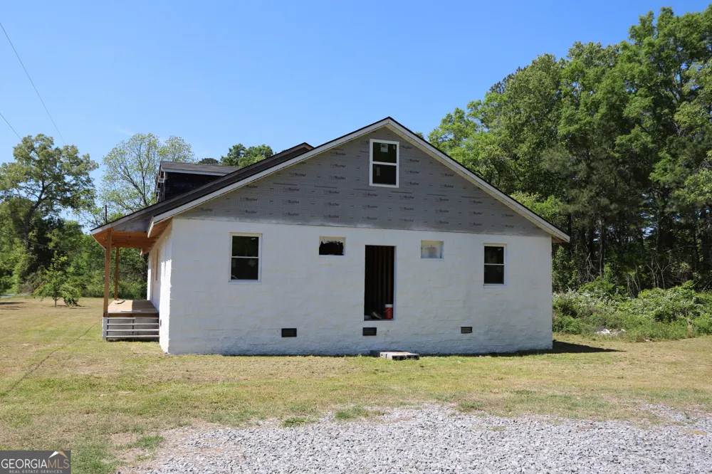 271 Cemetery RD Lyerly, GA 30730