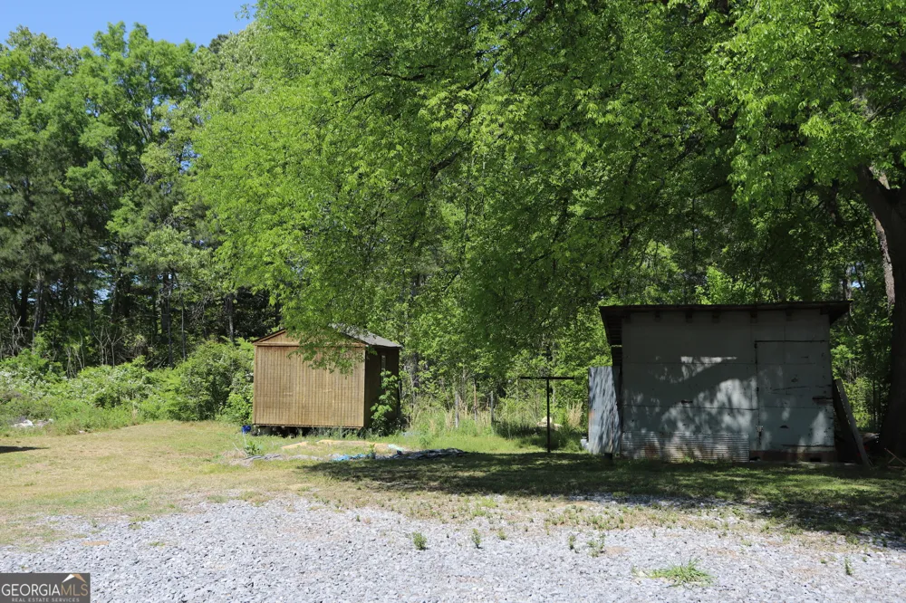 271 Cemetery RD Lyerly, GA 30730