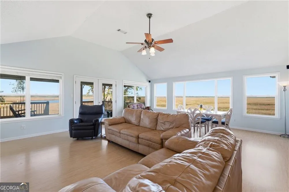 1116 Pleasure Point LN NE Townsend, GA 31331