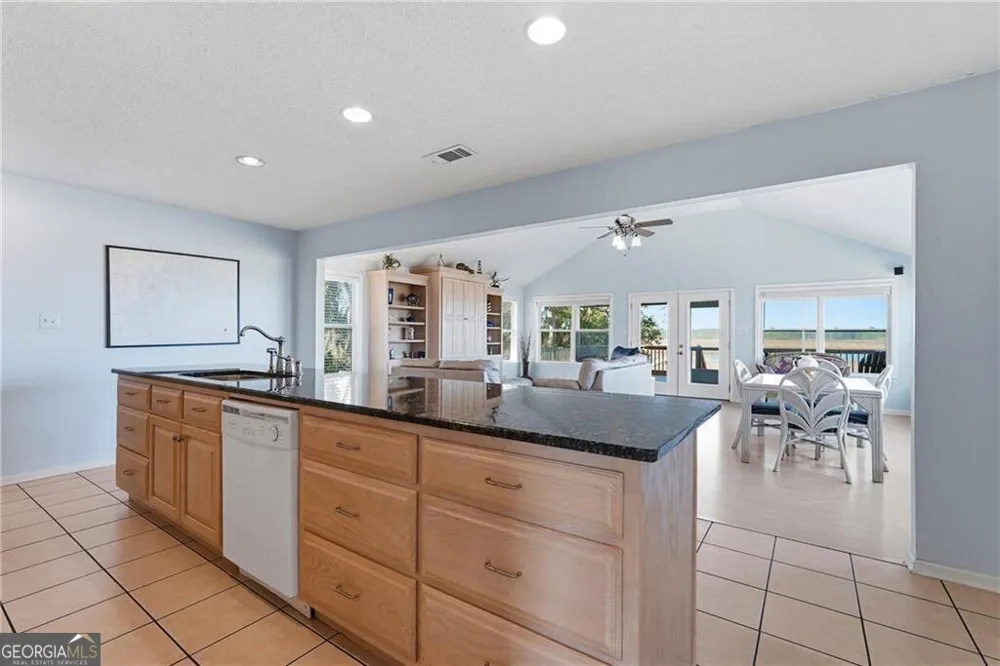 1116 Pleasure Point LN NE Townsend, GA 31331