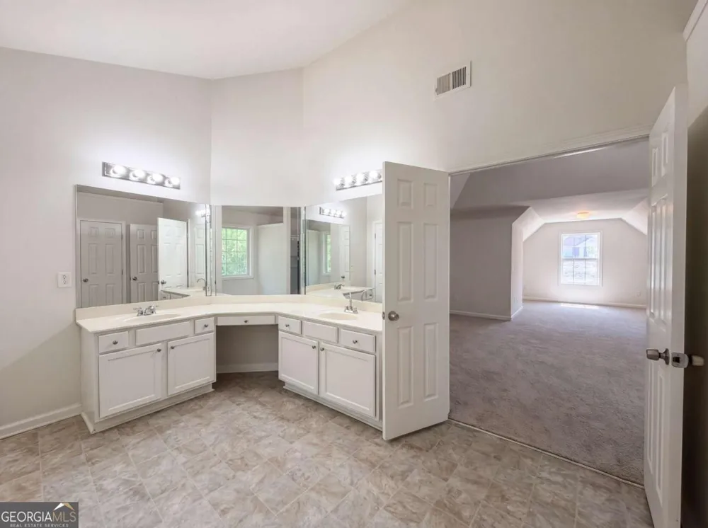 520 Lullaby CT Fayetteville, GA 30214