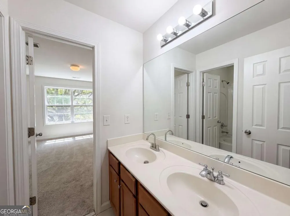 520 Lullaby CT Fayetteville, GA 30214